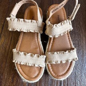 Pierre Dumas Kids Beige Ruffle Sandals